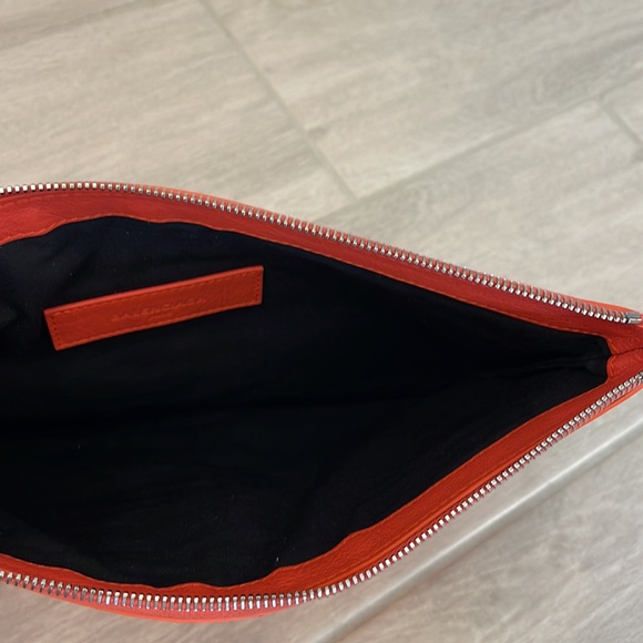 BALENCIAGA CLUTCH NEW WITH TAGS - Picture 3 of 6